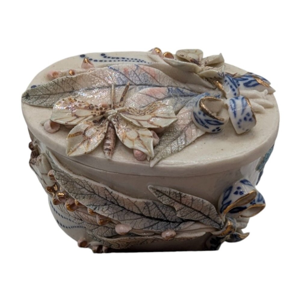 VTG Handcrafted Signed Ceramic Jewelry Trinket Box 3D Floral Leaf Butterfly Desi - Picture 11 of 11
